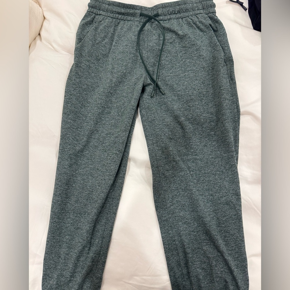 Soft Jersey Classic-Fit Mid-Rise Cropped Jogger